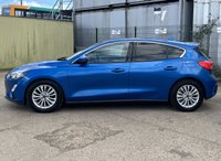 USED 2019 69 FORD FOCUS 1.5 EcoBlue Titanium Hatchback 5dr Diesel Auto Euro 6 (s/s) (120 ps) - APPLE CAR PLAY - SAT NAV - HEATED FRONT SEATS & STEERING - REVERSE CAMERA - ADAPTIVE CRUISE - 2 OWNERS
