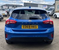 USED 2019 69 FORD FOCUS 1.5 EcoBlue Titanium Hatchback 5dr Diesel Auto Euro 6 (s/s) (120 ps) - APPLE CAR PLAY - SAT NAV - HEATED FRONT SEATS & STEERING - REVERSE CAMERA - ADAPTIVE CRUISE - 2 OWNERS