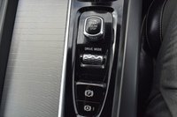 USED 2019 VOLVO V60 2.0 D3 R-Design Plus Estate 5dr Diesel Manual Euro 6 (s/s) (150 ps) SATELLITE NAVIGATION