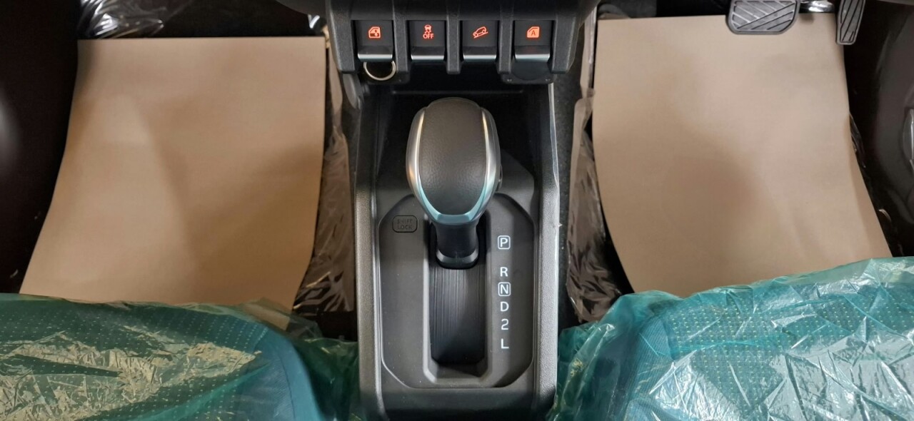 2026 SUZUKI JIMMY NOMADE 5DR 4WD SUV AUTOMATIC - vehicle photo 16 for sale on PureCar