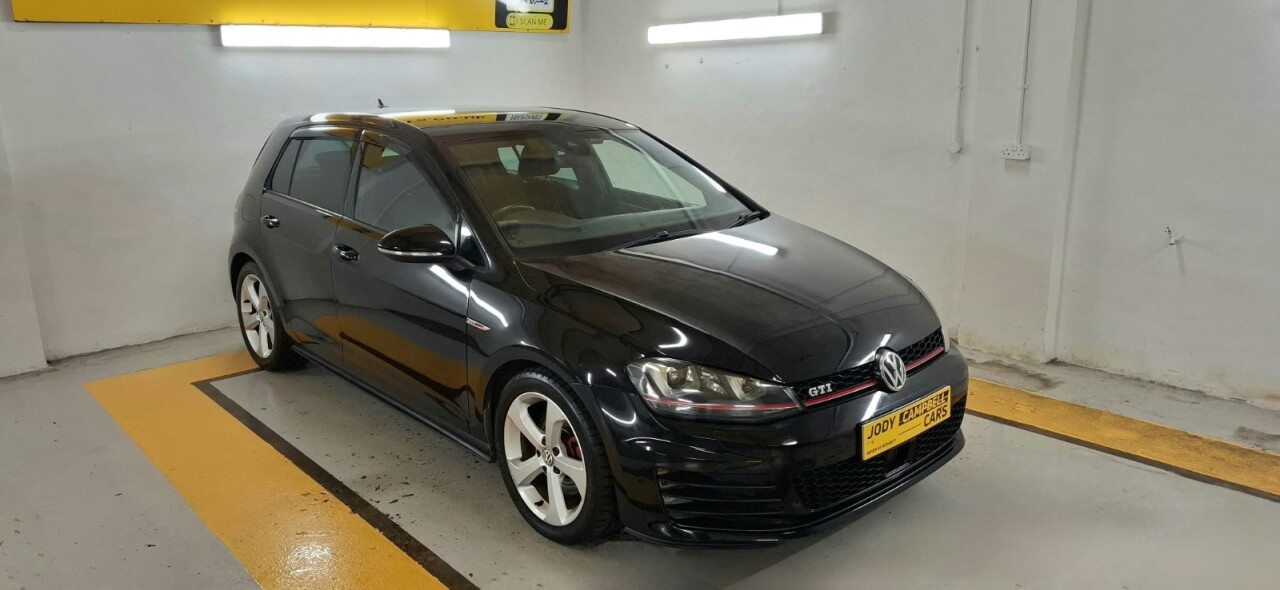 2017 VOLKSWAGEN GOLF GTI 5DR HATCHBACK DSG AUTOMATIC - vehicle photo 2 for sale on PureCar