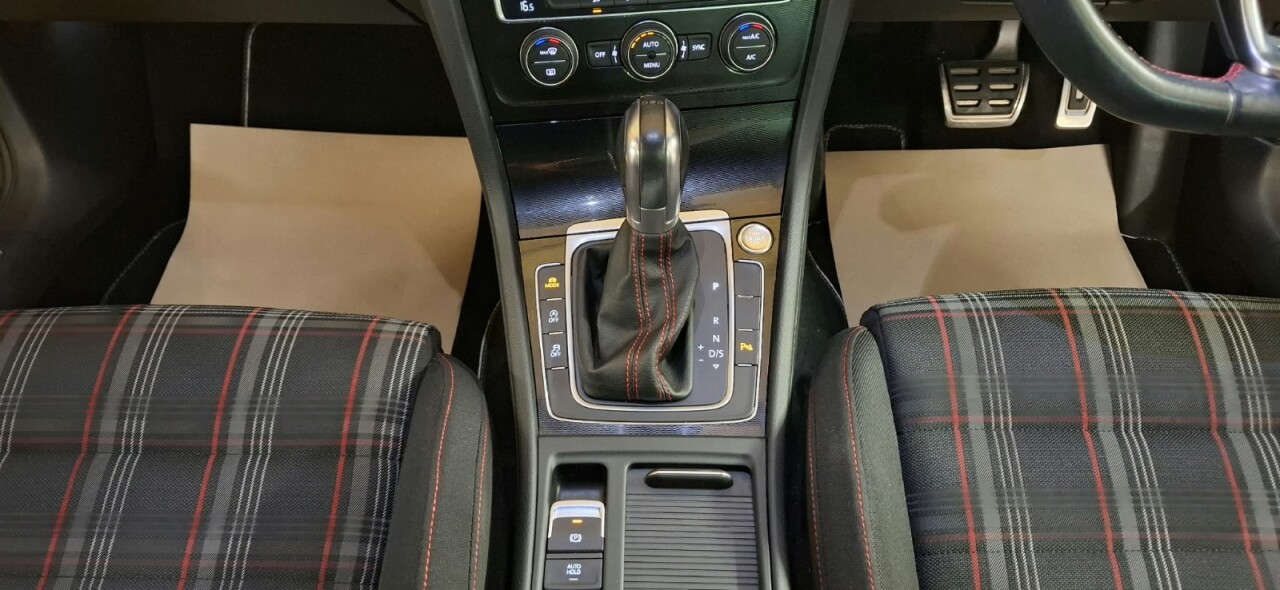 2017 VOLKSWAGEN GOLF GTI 5DR HATCHBACK DSG AUTOMATIC - vehicle photo 15 for sale on PureCar
