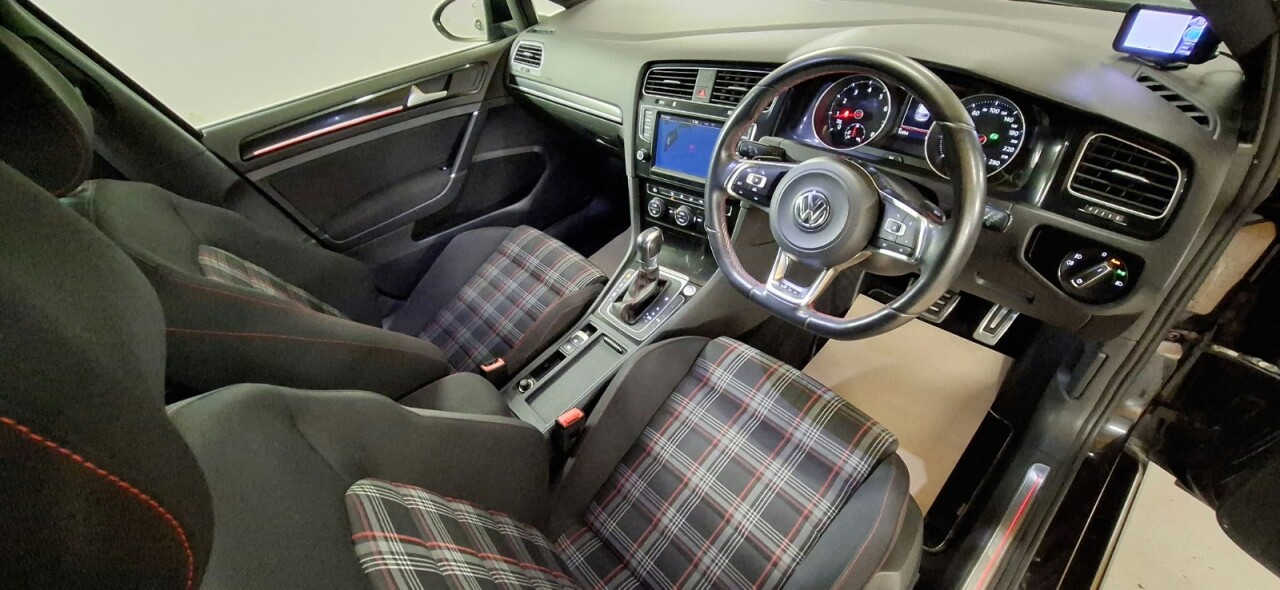 2017 VOLKSWAGEN GOLF GTI 5DR HATCHBACK DSG AUTOMATIC - vehicle photo 37 for sale on PureCar