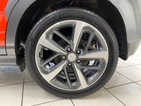 USED 2018 18 HYUNDAI KONA 1.6 T-GDI 176PS 4WD PREMIUM GT DC AUTOMATIC 5DR HATCHBACK TANGERINE COMET PEARL / DARK KNIGHT ROOF / BLACK LEATHER TRIM / CLIMATE CONTROL / HEATED FRONT SEATS / ELECTRIC FRONT SEATS / ELECTRIC WINDOWS / POWERFOLD MIRRORS / AUTO LIGHT & WIPERS / LANE ASSIST / FM AM TUNER / BLUETOOTH / APPLE CARPLAY / ANDROID AUTO / REAR PARKING CAMERA AND SENSORS / PRIVACY GLASS / 18" ALLOY WHEELS / SERVICE HISTORY