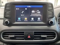 USED 2018 18 HYUNDAI KONA 1.6 T-GDI 176PS 4WD PREMIUM GT DC AUTOMATIC 5DR HATCHBACK TANGERINE COMET PEARL / DARK KNIGHT ROOF / BLACK LEATHER TRIM / CLIMATE CONTROL / HEATED FRONT SEATS / ELECTRIC FRONT SEATS / ELECTRIC WINDOWS / POWERFOLD MIRRORS / AUTO LIGHT & WIPERS / LANE ASSIST / FM AM TUNER / BLUETOOTH / APPLE CARPLAY / ANDROID AUTO / REAR PARKING CAMERA AND SENSORS / PRIVACY GLASS / 18" ALLOY WHEELS / SERVICE HISTORY