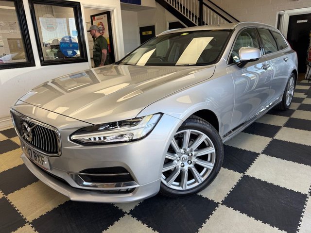 View our VOLVO V90