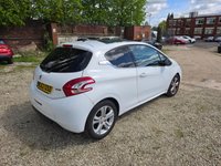USED 2012 62 PEUGEOT 208 1.2 VTi Allure Hatchback 3dr Petrol Manual Euro 5 (82 ps) 