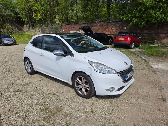 View our PEUGEOT 208
