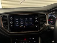 USED 2018 18 VOLKSWAGEN T-ROC 1.5 TSI EVO SE SUV 5dr Petrol Manual Euro 6 (s/s) (150 ps) WIRELESS APPLE CAR PLAY+