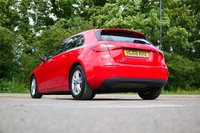 USED 2019 68 MERCEDES-BENZ A-CLASS 1.3 A180 SE Hatchback 5dr Petrol Manual Euro 6 (s/s) (136 ps) JUPITER RED PAINTWORK + REVERSE CAMERA + DAB RADIO + SAT NAV