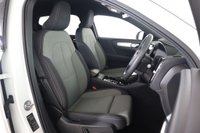 USED 2022 22 VOLVO XC40 2.0 B3 MHEV Plus Dark DCT Auto Euro 6 (s/s) 5dr Reverse Camera, Heated Seats,