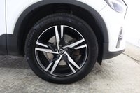 USED 2022 22 VOLVO XC40 2.0 B3 MHEV Plus Dark DCT Auto Euro 6 (s/s) 5dr Reverse Camera, Heated Seats,