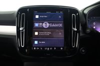 USED 2022 22 VOLVO XC40 2.0 B3 MHEV Plus Dark DCT Auto Euro 6 (s/s) 5dr Reverse Camera, Heated Seats,