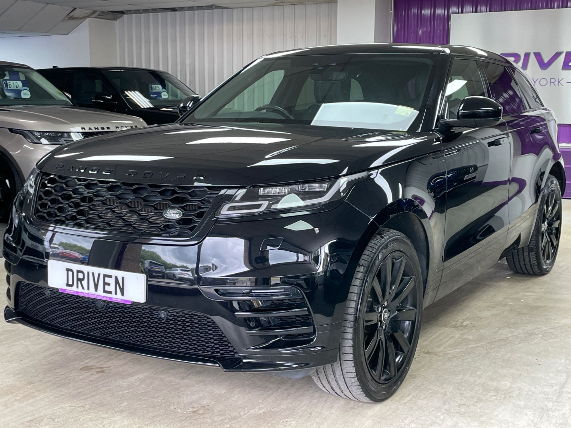 USED 2019 19 LAND ROVER RANGE ROVER VELAR 2.0 D180 R-Dynamic S SUV 5dr Diesel Auto 4WD Euro 6 (s/s) (180 ps) 