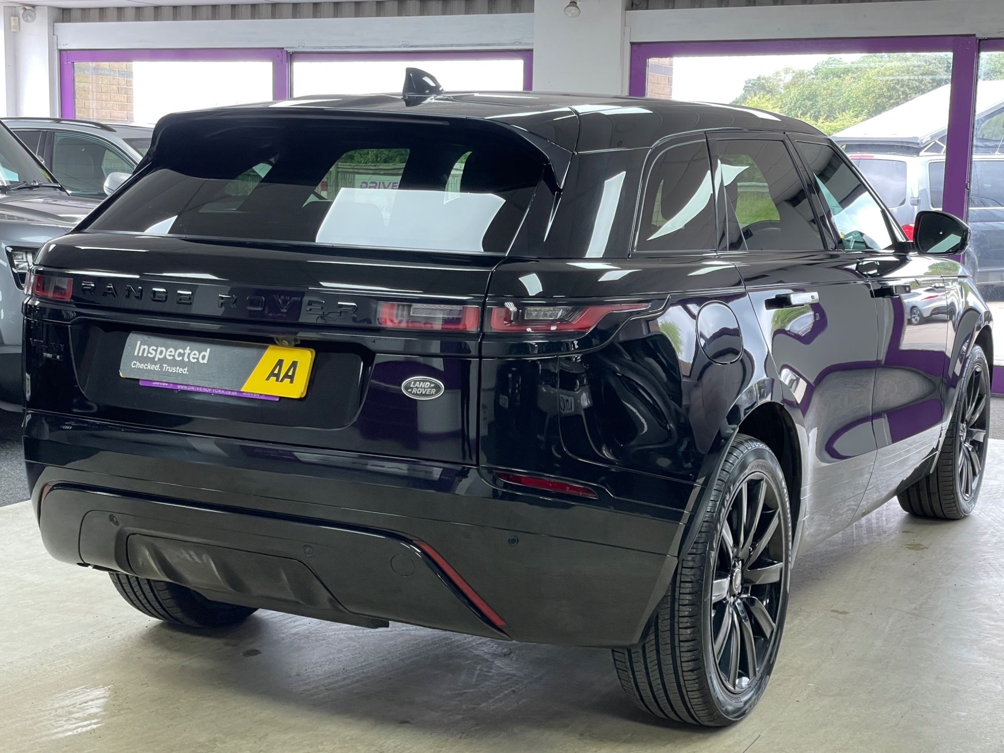 USED 2019 19 LAND ROVER RANGE ROVER VELAR 2.0 D180 R-Dynamic S SUV 5dr Diesel Auto 4WD Euro 6 (s/s) (180 ps) 