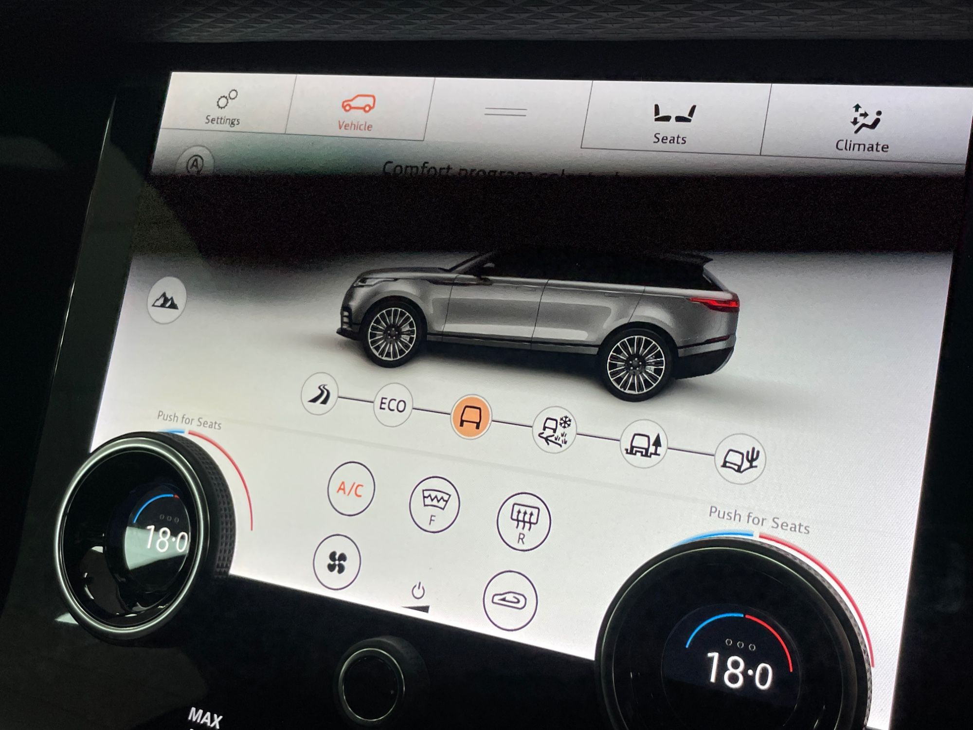 USED 2019 19 LAND ROVER RANGE ROVER VELAR 2.0 D180 R-Dynamic S SUV 5dr Diesel Auto 4WD Euro 6 (s/s) (180 ps) 