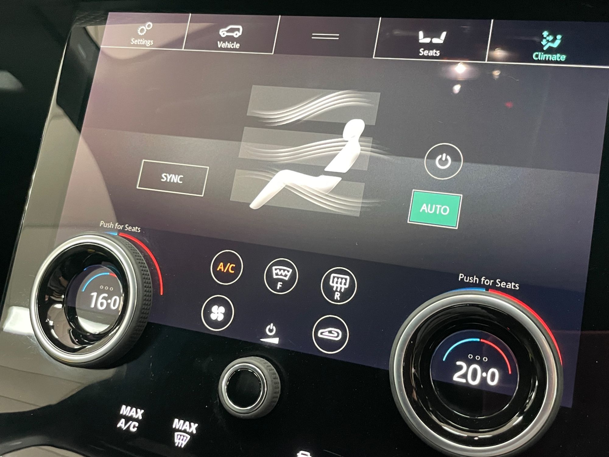 USED 2019 69 LAND ROVER RANGE ROVER VELAR 2.0 D180 R-Dynamic S SUV 5dr Diesel Auto 4WD Euro 6 (s/s) (180 ps) 