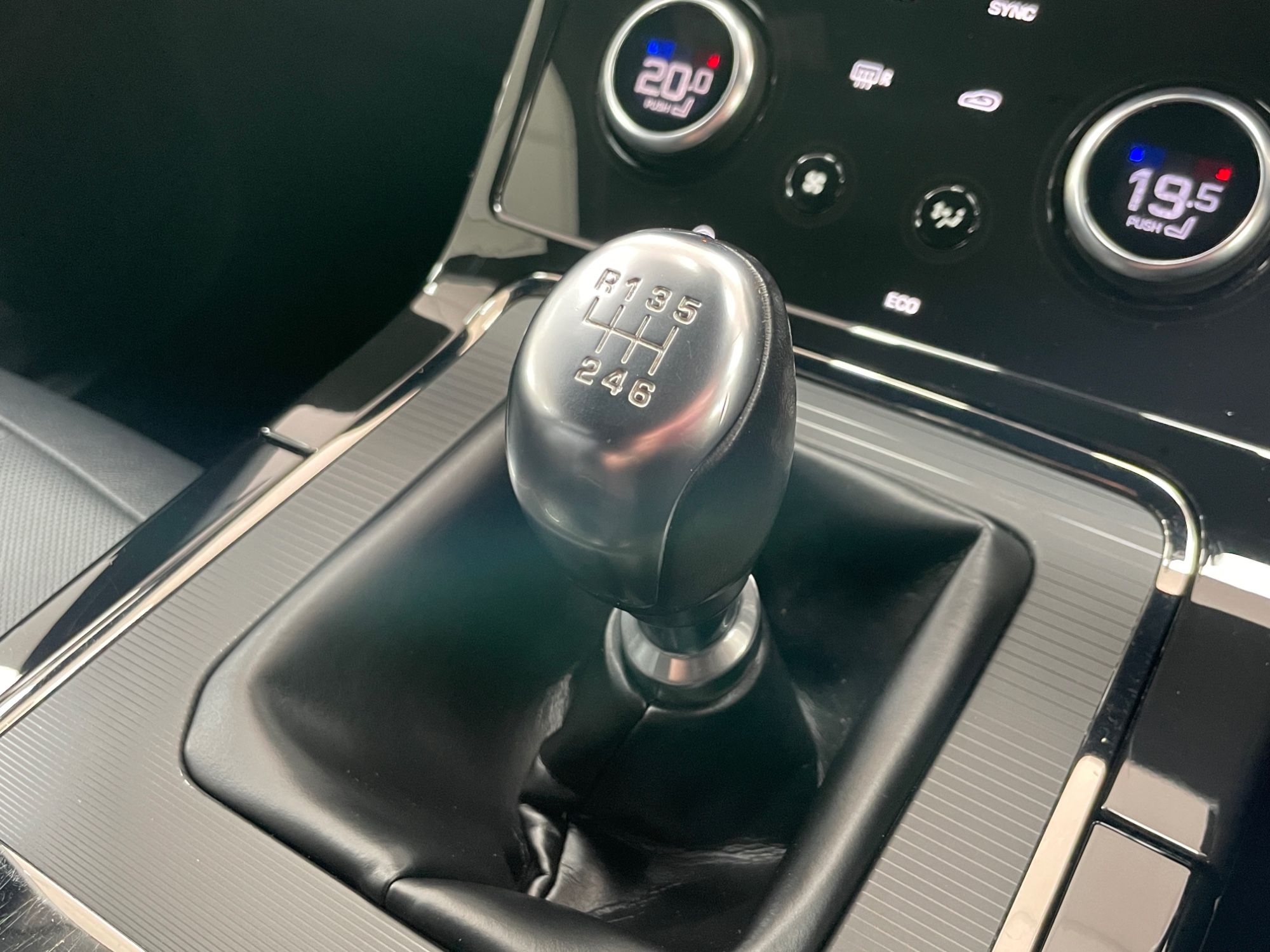 USED 2021 21 LAND ROVER RANGE ROVER EVOQUE 2.0 D165 R-Dynamic S SUV 5dr Diesel Manual FWD Euro 6 (s/s) (163 ps) 