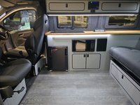USED 2025 75 VOLKSWAGEN T7 Campervan 2.0 TDI T30 COMMERC PRO  SOUTHLANDS EXECUTIVE 170 BHP DSG BESPOKE LEATHER SLIDING RIB BED