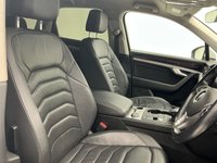 USED 2020 69 VOLKSWAGEN TOUAREG 3.0 TSI V6 SEL SUV 5dr Petrol Tiptronic 4Motion Euro 6 (s/s) (340 ps) Finished In Finished In Pure White, This Touareg Comes With 22" Alloy Wheels, Red Brake Callipers, 2 Keys, Front And Rear Parking Sensors, 2 Keys, Full Dealer Service History, 12 Months MOT 3 Months Warranty, Finance And Extended Warranty Available.