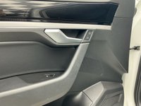 USED 2020 69 VOLKSWAGEN TOUAREG 3.0 TSI V6 SEL SUV 5dr Petrol Tiptronic 4Motion Euro 6 (s/s) (340 ps) Finished In Finished In Pure White, This Touareg Comes With 22" Alloy Wheels, Red Brake Callipers, 2 Keys, Front And Rear Parking Sensors, 2 Keys, Full Dealer Service History, 12 Months MOT 3 Months Warranty, Finance And Extended Warranty Available.