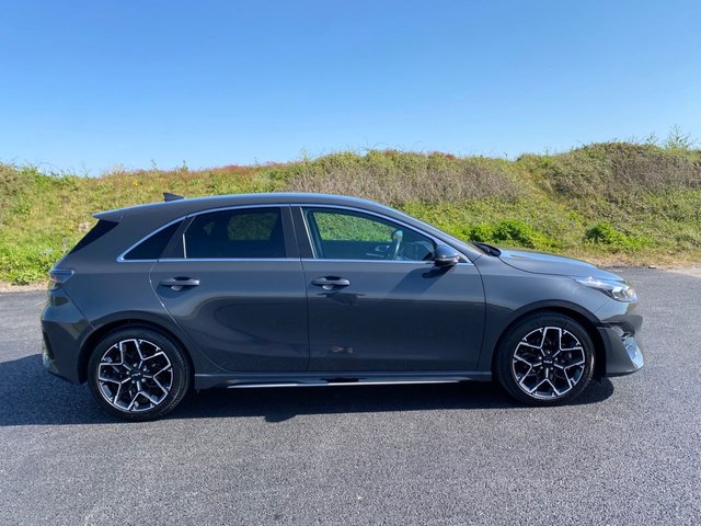 View our KIA CEED