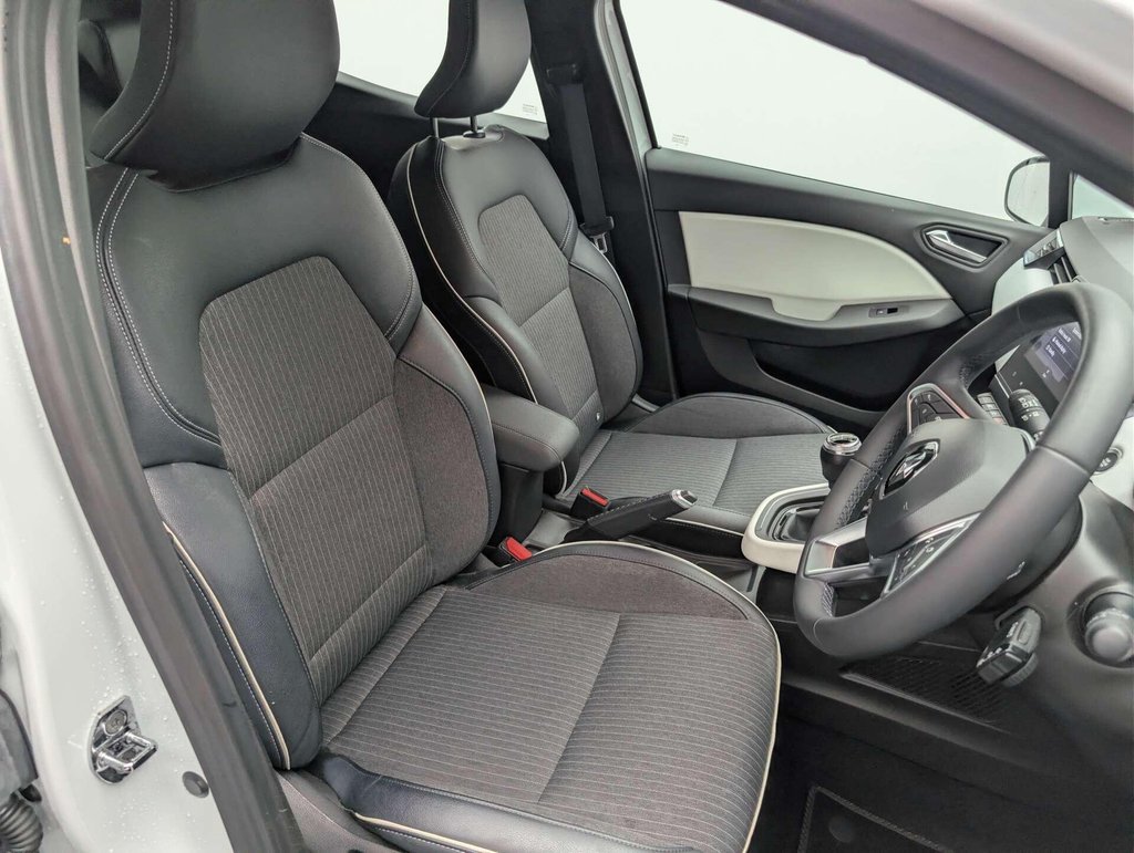 Used 2022 22 RENAULT CLIO 1.0 Clio SE Edition TCe 5dr CLICK+COLLECT / HOME DELIVERY