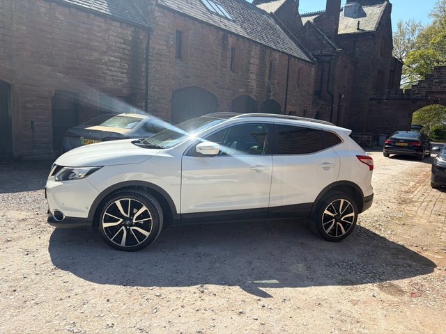 View our NISSAN QASHQAI