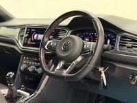 USED 2019 69 VOLKSWAGEN T-ROC 1.5 TSI GPF EVO SEL SUV 5dr Petrol Manual Euro 6 (s/s) (150 ps) REVERSING CAMERA + APPLE CARPLAY / ANDROID AUTO + 360 PARKING SENSORS + FULL VOLKSWAGEN SERVICE HISTORY + DIGITAL DASHBOARD