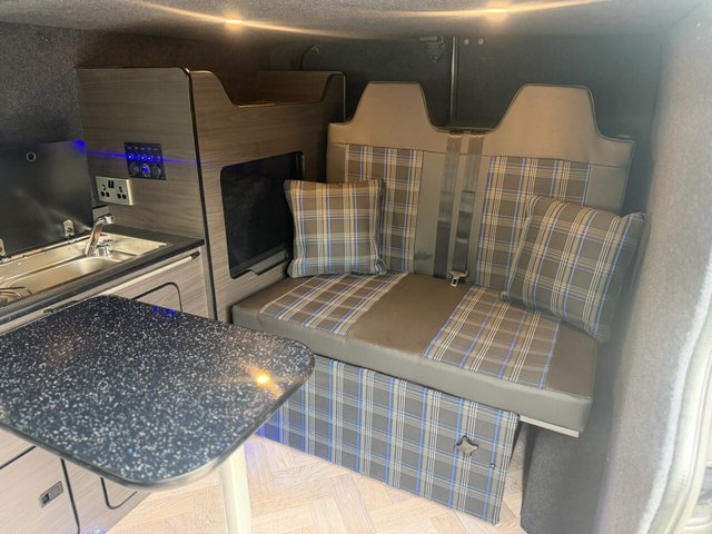 View our VAUXHALL VIVARO