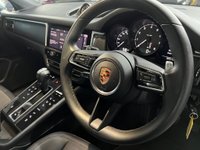 USED 2022 22 PORSCHE MACAN 2.0T SUV 5dr Petrol PDK 4WD Euro 6 (s/s) (265 ps) 1 OWNER + 4WD