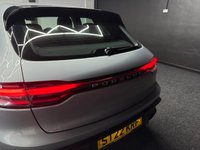 USED 2022 22 PORSCHE MACAN 2.0T SUV 5dr Petrol PDK 4WD Euro 6 (s/s) (265 ps) 1 OWNER + 4WD