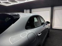 USED 2022 22 PORSCHE MACAN 2.0T SUV 5dr Petrol PDK 4WD Euro 6 (s/s) (265 ps) 1 OWNER + 4WD