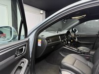 USED 2022 22 PORSCHE MACAN 2.0T SUV 5dr Petrol PDK 4WD Euro 6 (s/s) (265 ps) 1 OWNER + 4WD