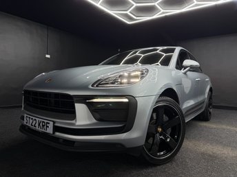 2022 PORSCHE MACAN