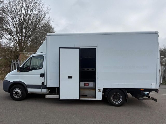View our IVECO DAILY