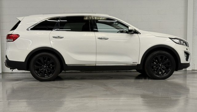 View our KIA SORENTO