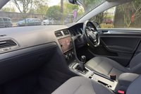 USED 2017 67 VOLKSWAGEN GOLF 1.5 TSI EVO SE Nav Hatchback 5dr Petrol Manual Euro 6 (s/s) (130 ps) SAT NAV/APPLE AND ANDROID/CAMERA