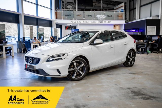 View our Volvo V40 2.0 T2 R-Design Hatchback 5dr Petrol Manual Euro 6 (s/s) (122 ps)