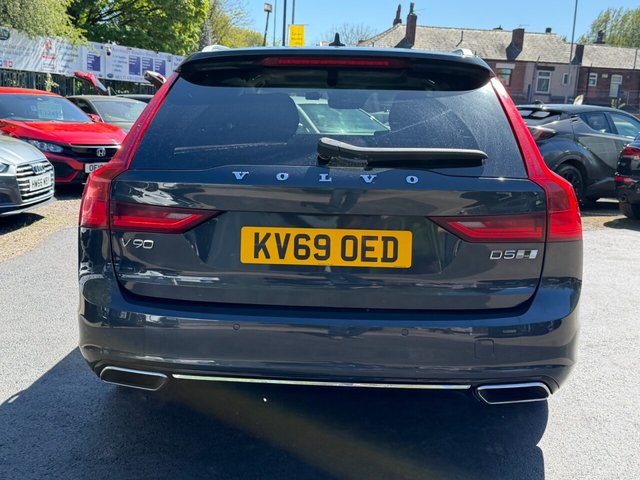 View our VOLVO V90