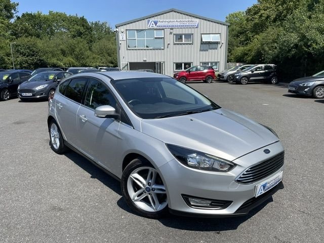 View our Ford Focus 1.0 ZETEC 125