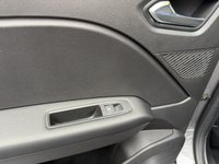 USED 2024 73 RENAULT CAPTUR 1.6 E-TECH evolution SUV 5dr Petrol Hybrid Auto Euro 6 (s/s) (145 ps) ++++ OVER 1000 5 STAR REVIEWS++++