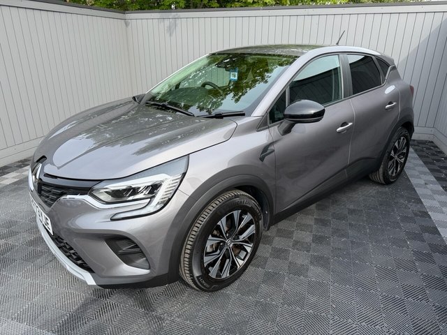 View our RENAULT CAPTUR