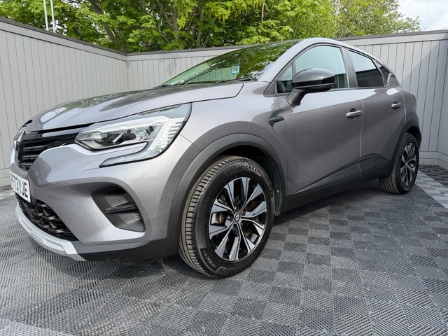 View our RENAULT CAPTUR