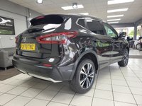 USED 2020 70 NISSAN QASHQAI 1.3 DIG-T N-Connecta SUV 5dr Petrol DCT Auto Euro 6 (s/s) (160 ps) AUTOMATIC / ONLY 17771 MILES FROM NEW / PANORAMIC ROOF / TOUCHSCREEN APPLE CARPLAY & ANDROID AUTO / 360 CAMERAS / PARK ASSIST / NAVIGATION / POWERFOLD MIRRORS / CRUISE CONTROL