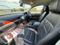 USED 2011 60 VOLKSWAGEN TOUAREG 3.0 TDI V6 SE SUV 5dr Diesel Tiptronic 4WD Euro 5 (s/s) (240 ps) JUST HAD A MAJOR SERVICE, AND BRAKES ALL AROUND, TOW BAR