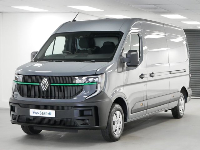 View our Renault Master LM35 2.0 BLUEDCI 130 BHP L3 LONG ADVANCE EDITION