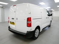 USED 2022 22 VAUXHALL VIVARO 2700 1.5 D 100 BHP L1 SWB DYNAMIC 6 DOOR AIR CON | CARPLAY | 6 DOORS | RACKING !