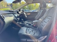 USED 2020 70 NISSAN QASHQAI 1.3 DIG-T N-Motion SUV 5dr Petrol DCT Auto Euro 6 (s/s) (160 ps) HEATED LEATHER + NAVIGATION + AUTO + GLASS ROOF + CARPLAY