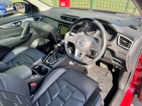 USED 2020 70 NISSAN QASHQAI 1.3 DIG-T N-Motion SUV 5dr Petrol DCT Auto Euro 6 (s/s) (160 ps) HEATED LEATHER + NAVIGATION + AUTO + GLASS ROOF + CARPLAY